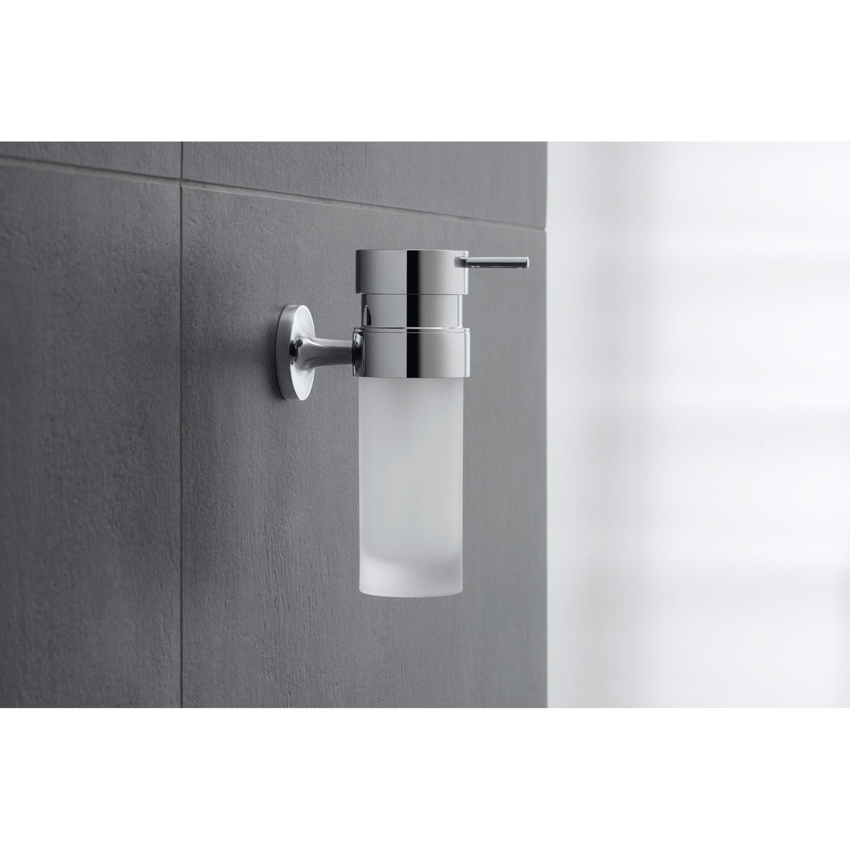 Distributeur de savon mural Grohe, accessoires salle de bain, couleur chrome argenté