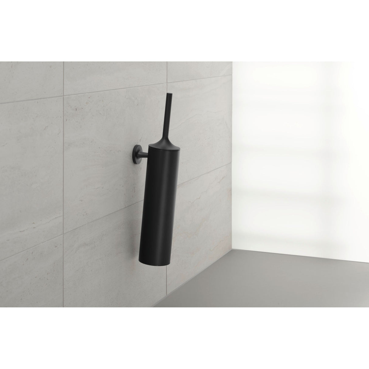 Brosse WC murale noire, marque GROHE, accessoire salle de bain design moderne.