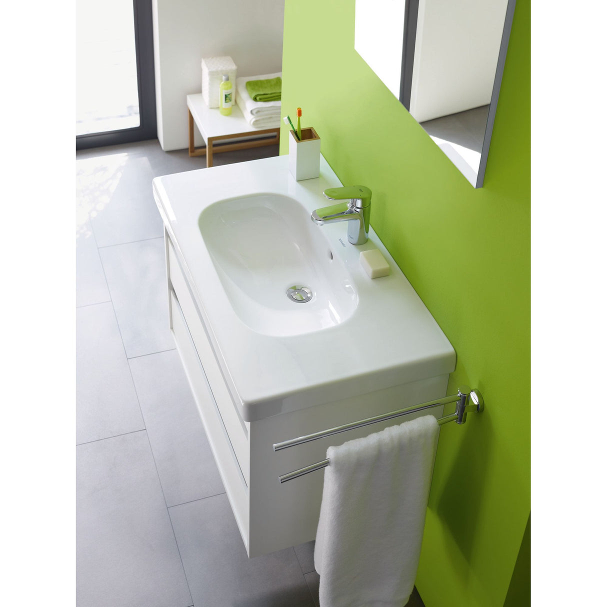 Mitigeur Grohe, robinet de lavabo, couleur chrome, installé sur vasque blanche