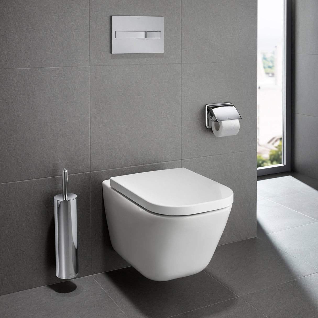 WC suspendu Grohe blanc, toilette murale moderne avec accessoires chrome