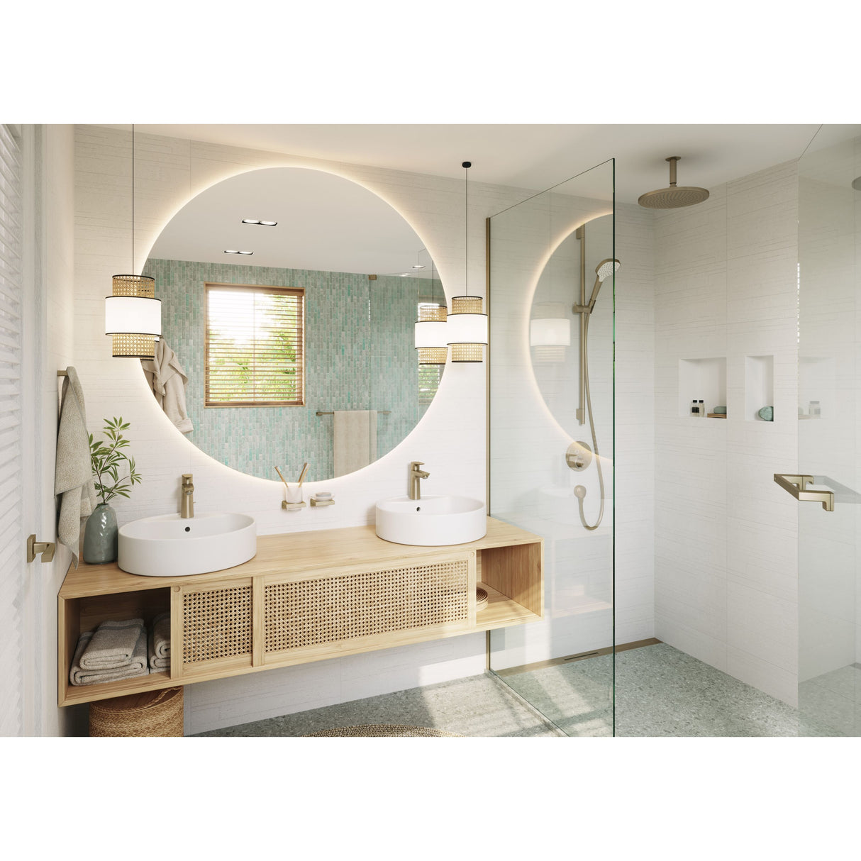 Salle de bain Grohe, meuble vasque bois clair, mitigeur doré, douche italienne, murs blancs.