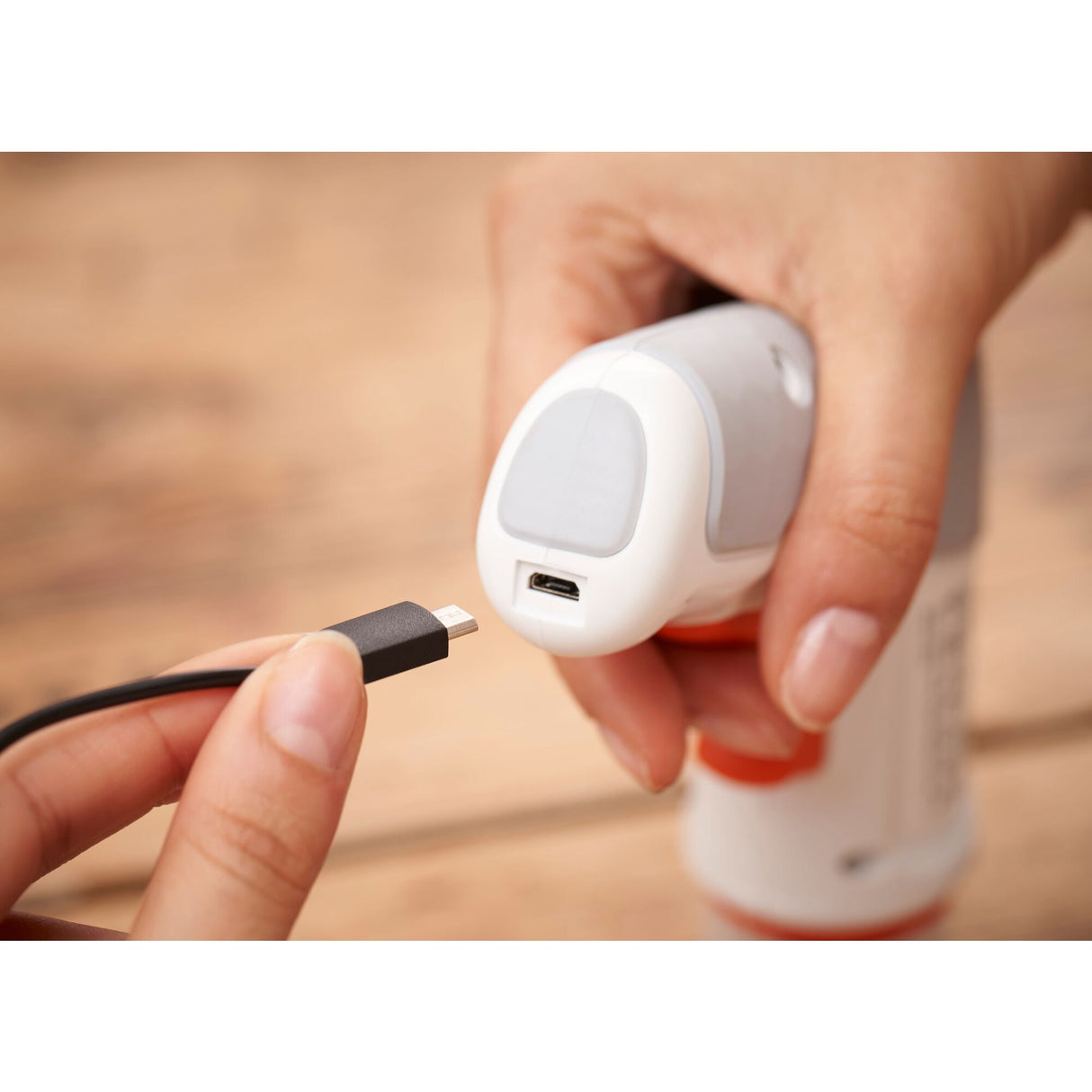 Tournevis électrique universel BLACK+DECKER HEXDRIVER 3,6V avec mandrin, batterie 1,5Ah, pour perceuse et vissage.