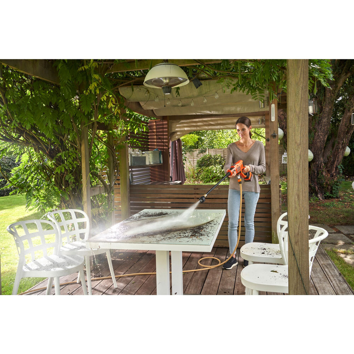 Tube longue BLACK+DECKER de 57 cm pour nettoyeur haute pression, accessoire multi-usages pour nettoyage efficace.