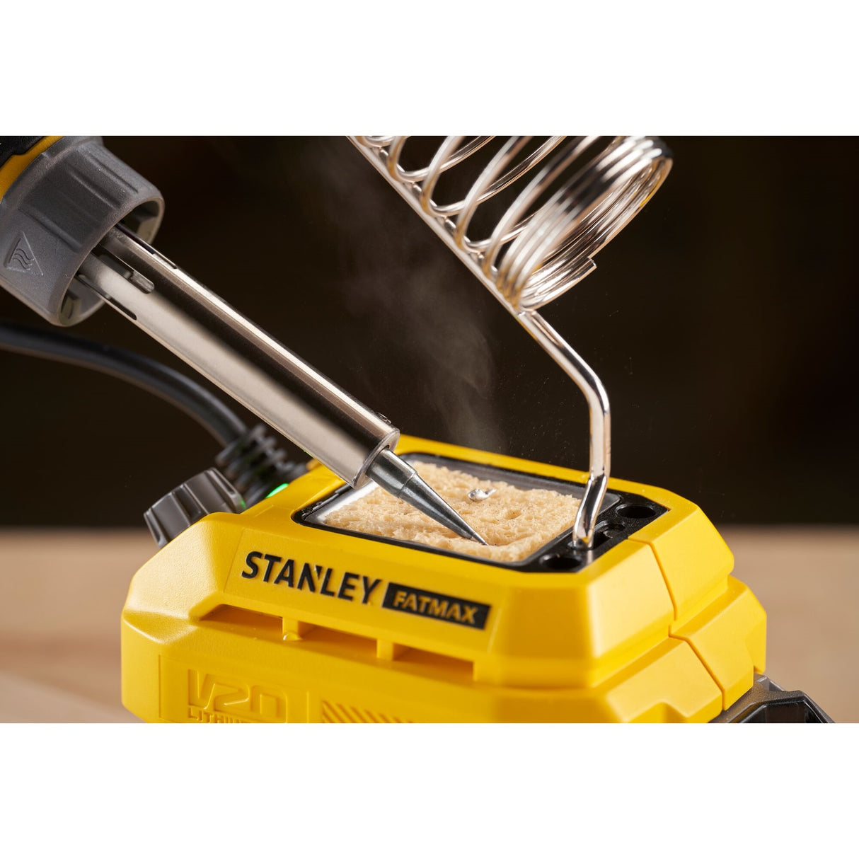 Fer à souder Stanley Fatmax électrique jaune avec support métallique