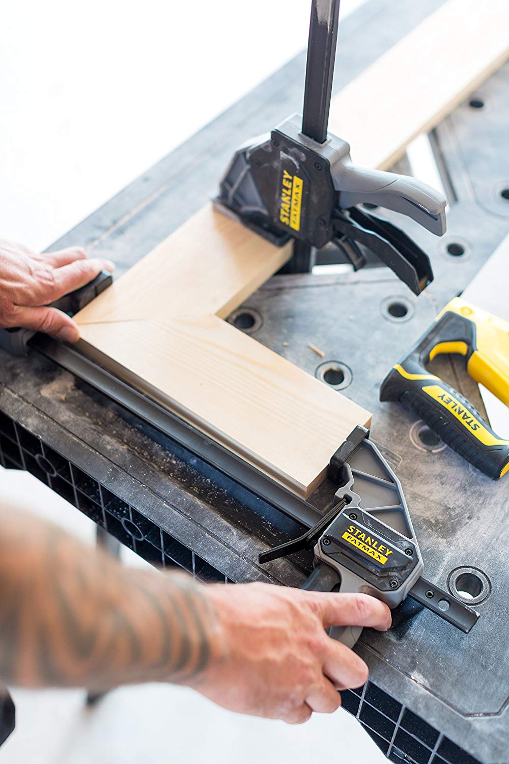 Serre-joint Stanley FatMax, outil de serrage noir et jaune, utilisé pour bois