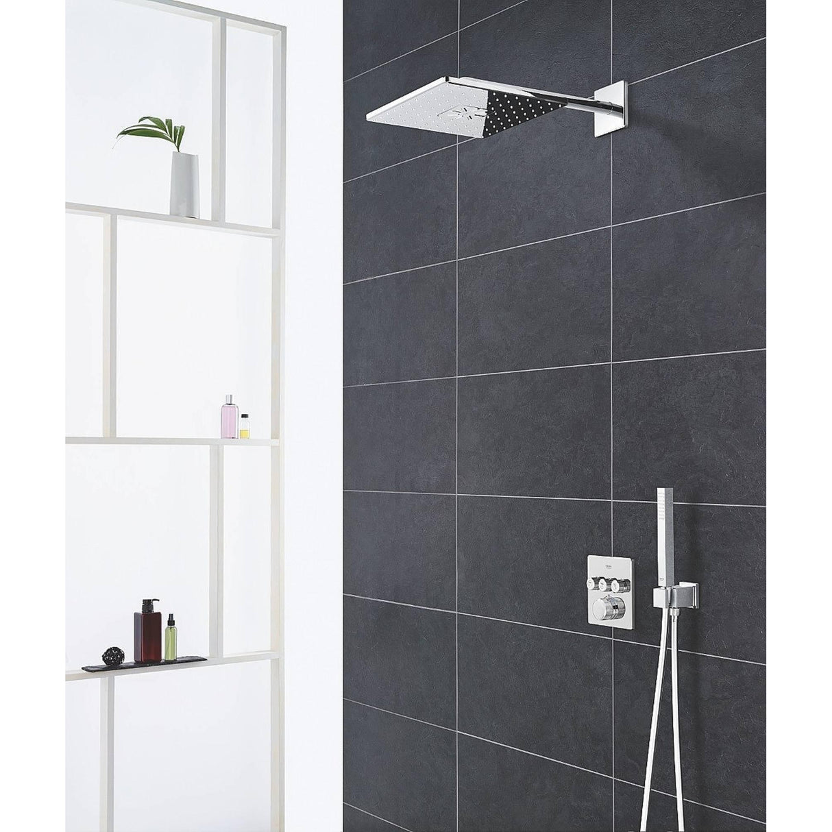 Douche Grohe chrome, colonne de douche murale carrée, couleur argentée, salle de bain moderne