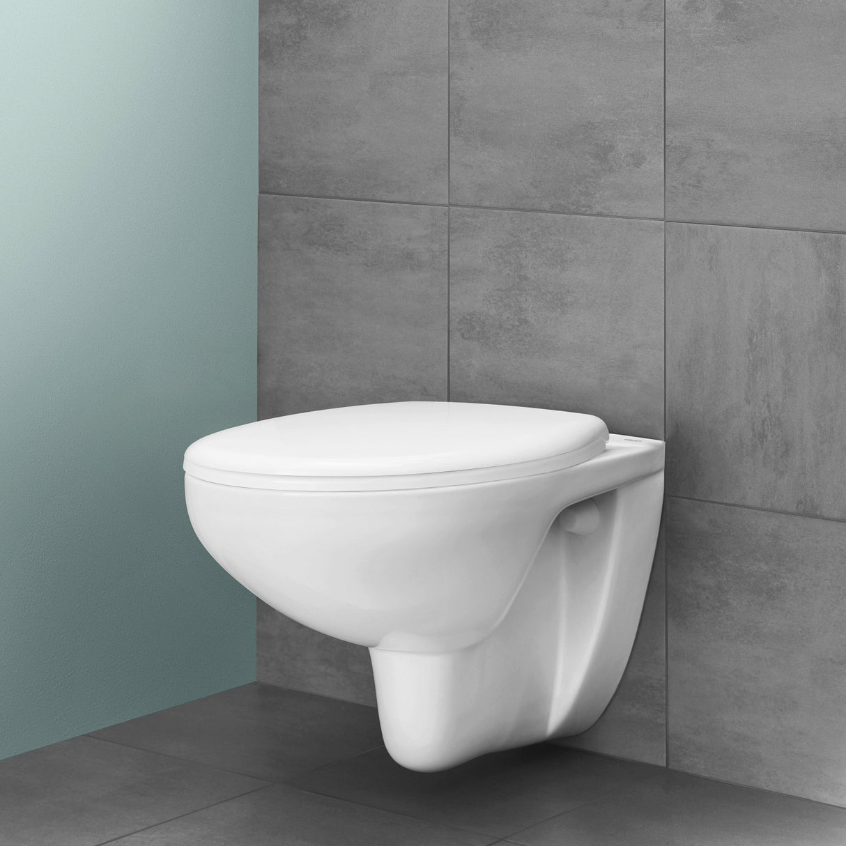 WC suspendu Grohe blanc, céramique sanitaire moderne, fixation murale
