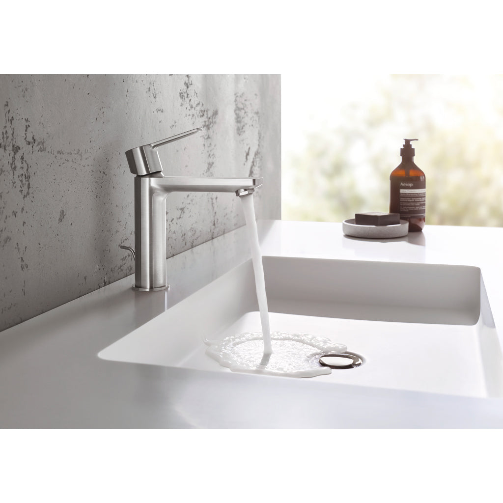 Mitigeur de lavabo Grohe, robinet salle de bain en inox brossé, couleur argentée.
