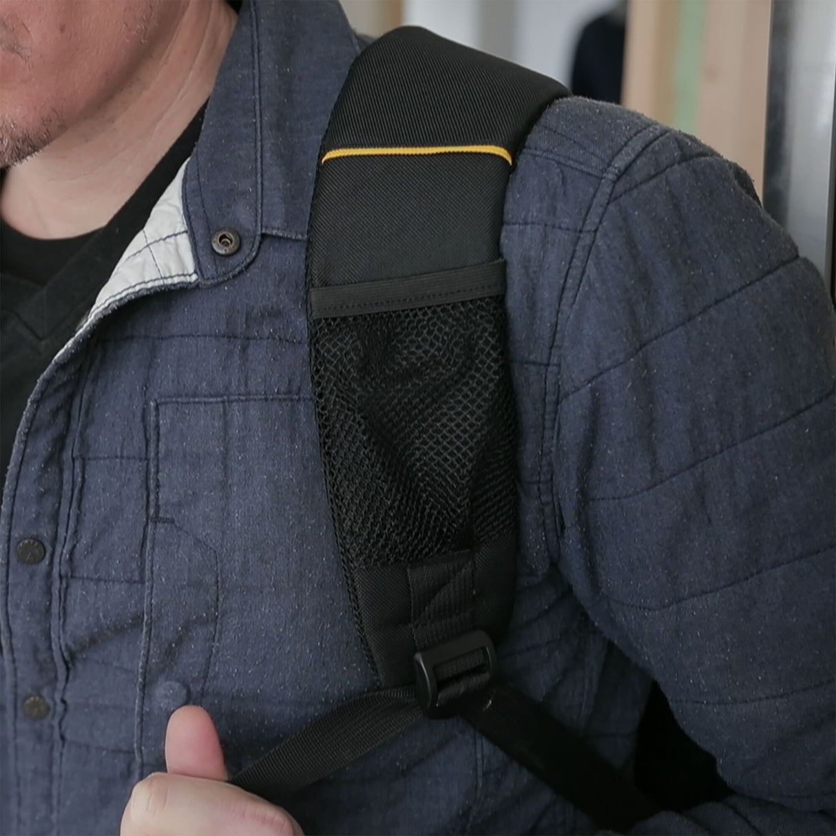 Sac à dos Stanley, type sac de travail, couleur noire à lanière renforcée