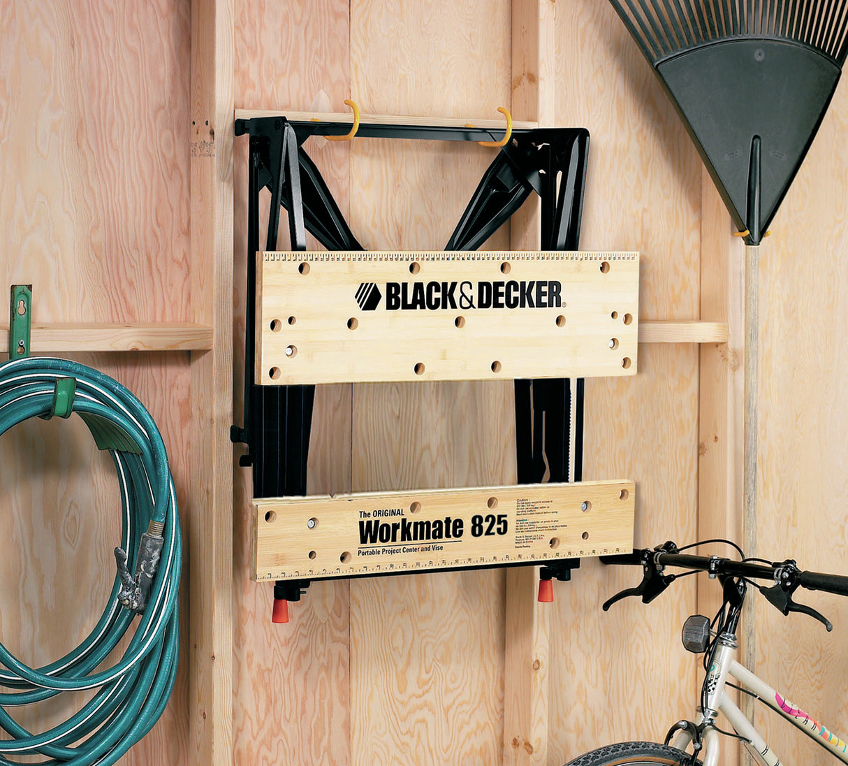 Établi pliant Black & Decker Workmate 825, établi portable bois et métal, couleur beige et noir.