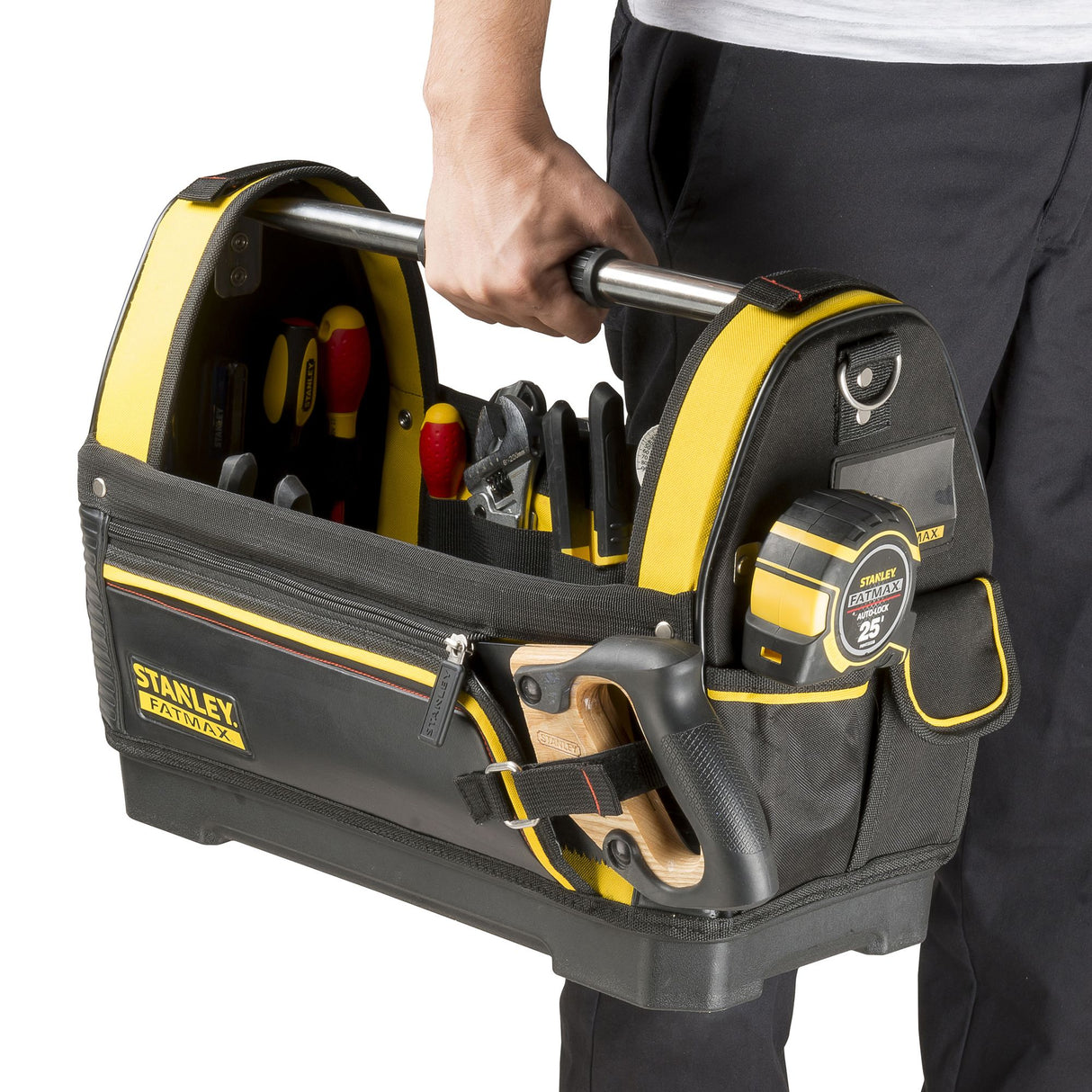 Sac à outils Stanley, type boîte de rangement, couleur noir et jaune, rempli d’outils.