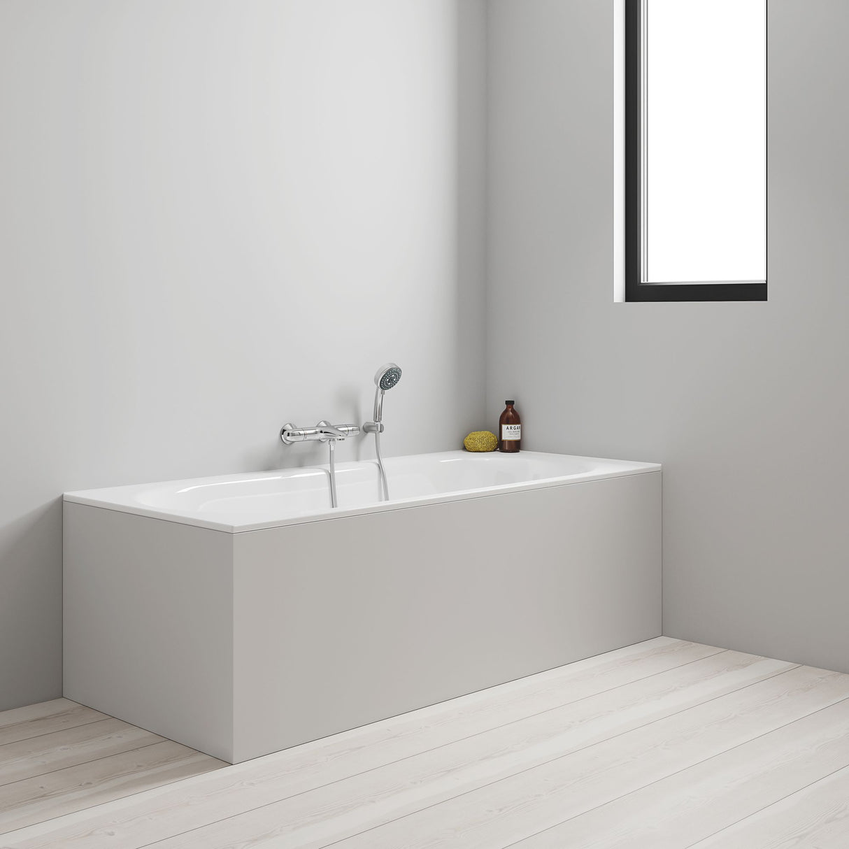 Baignoire blanche Grohe, rectangulaire, salle de bain moderne, couleur blanche.