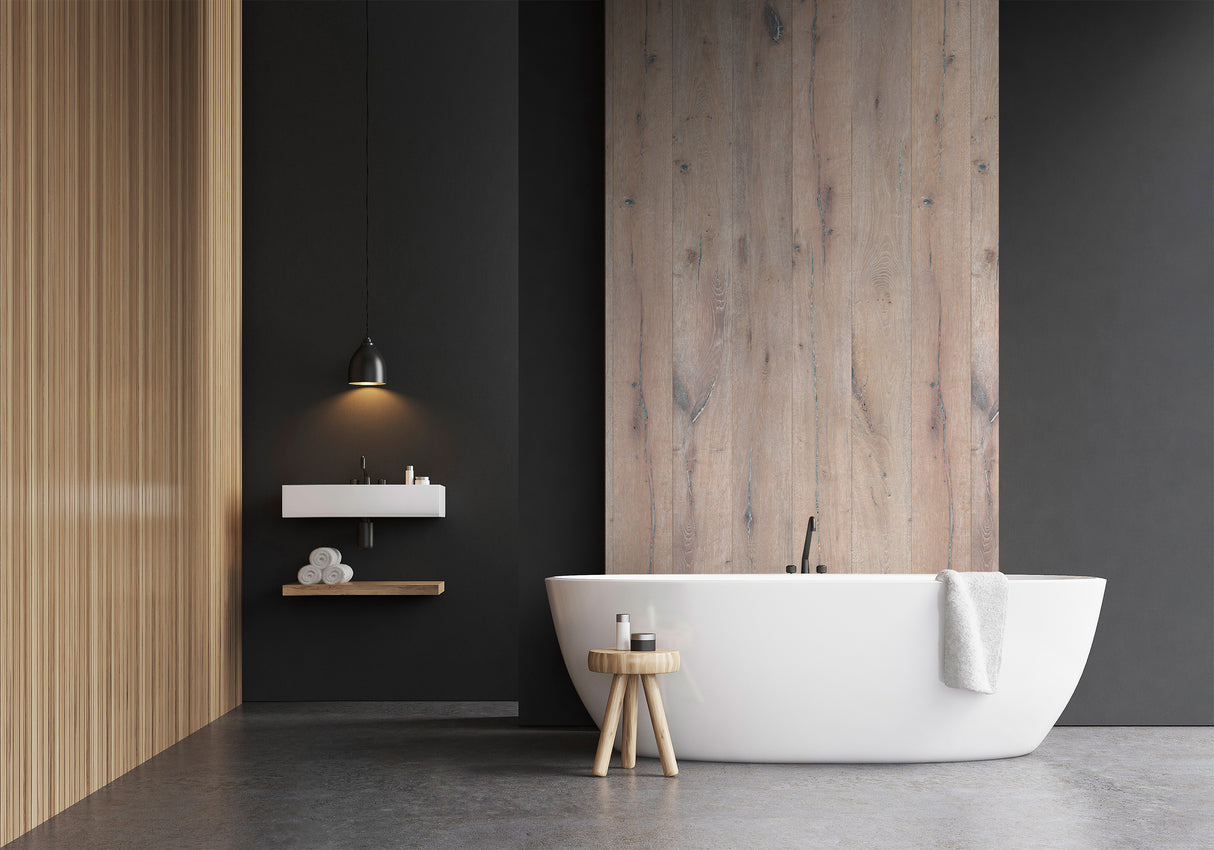 Panneau mural VIPANEL, type bois chêne, couleur mat perle dans une salle de bain moderne.