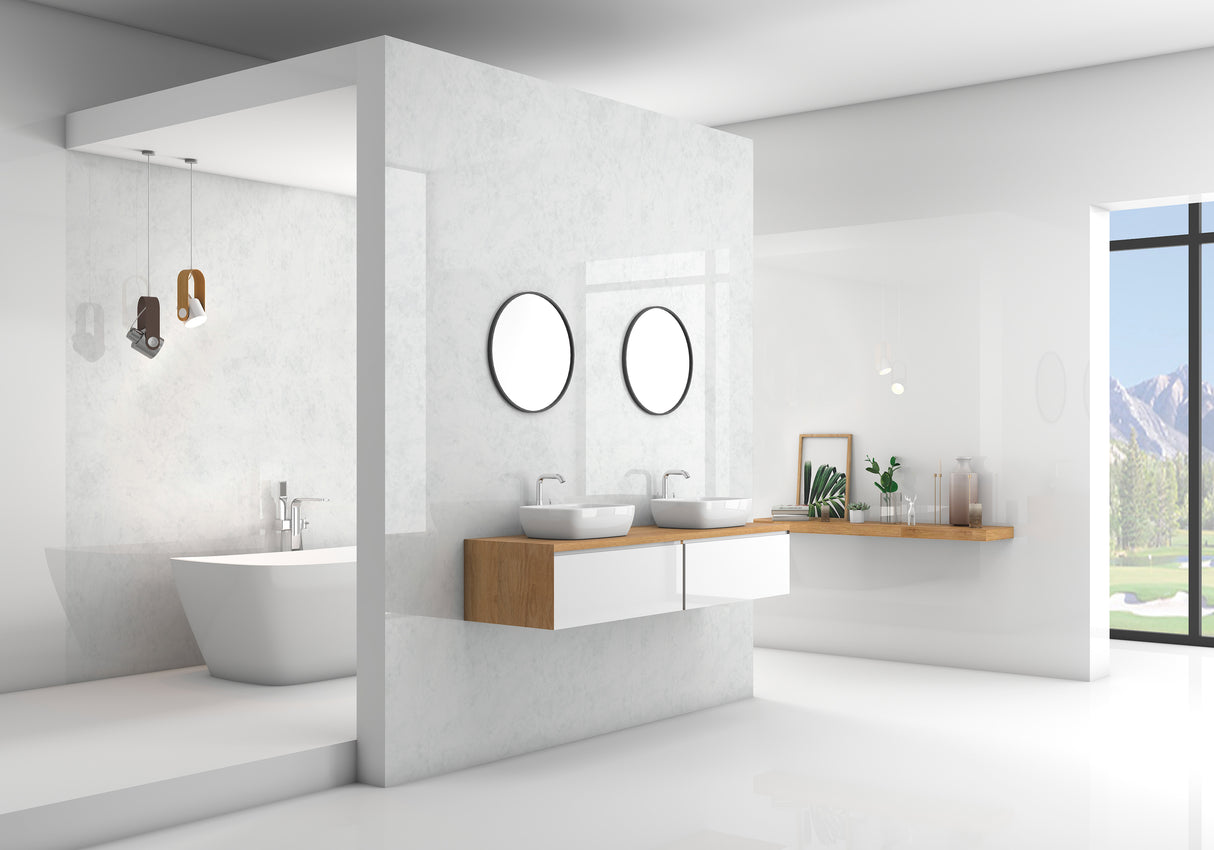 Salle de bain moderne avec panneau mural Vipanel, type revêtement, couleur marbre blanc mat, ambiance épurée.