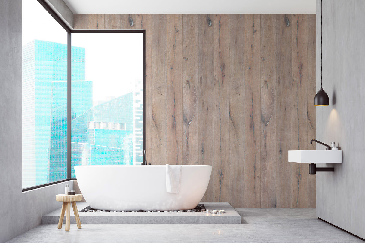 Salle de bain moderne avec panneau mural VIPANEL, type revêtement mural, couleur bois chêne mat perle.