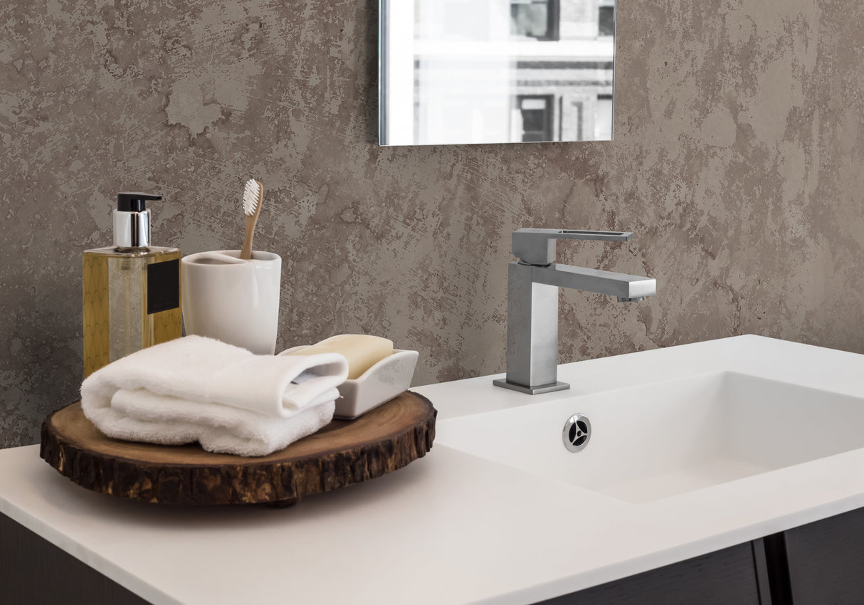 Crédence salle de bain marque Vipanel, type Velvet, couleur marbre Emperador.