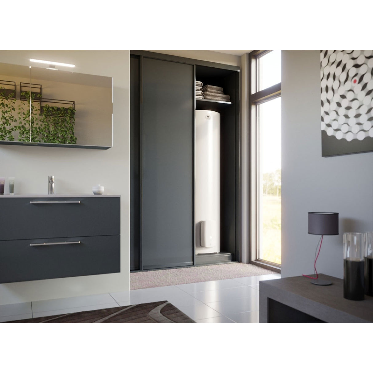 Chauffe-eau Atlantic, blanc, installé dans un placard moderne de salle de bain grise