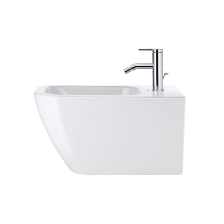 Bidet blanc Grohe mural en céramique avec robinet chromé, moderne et design.