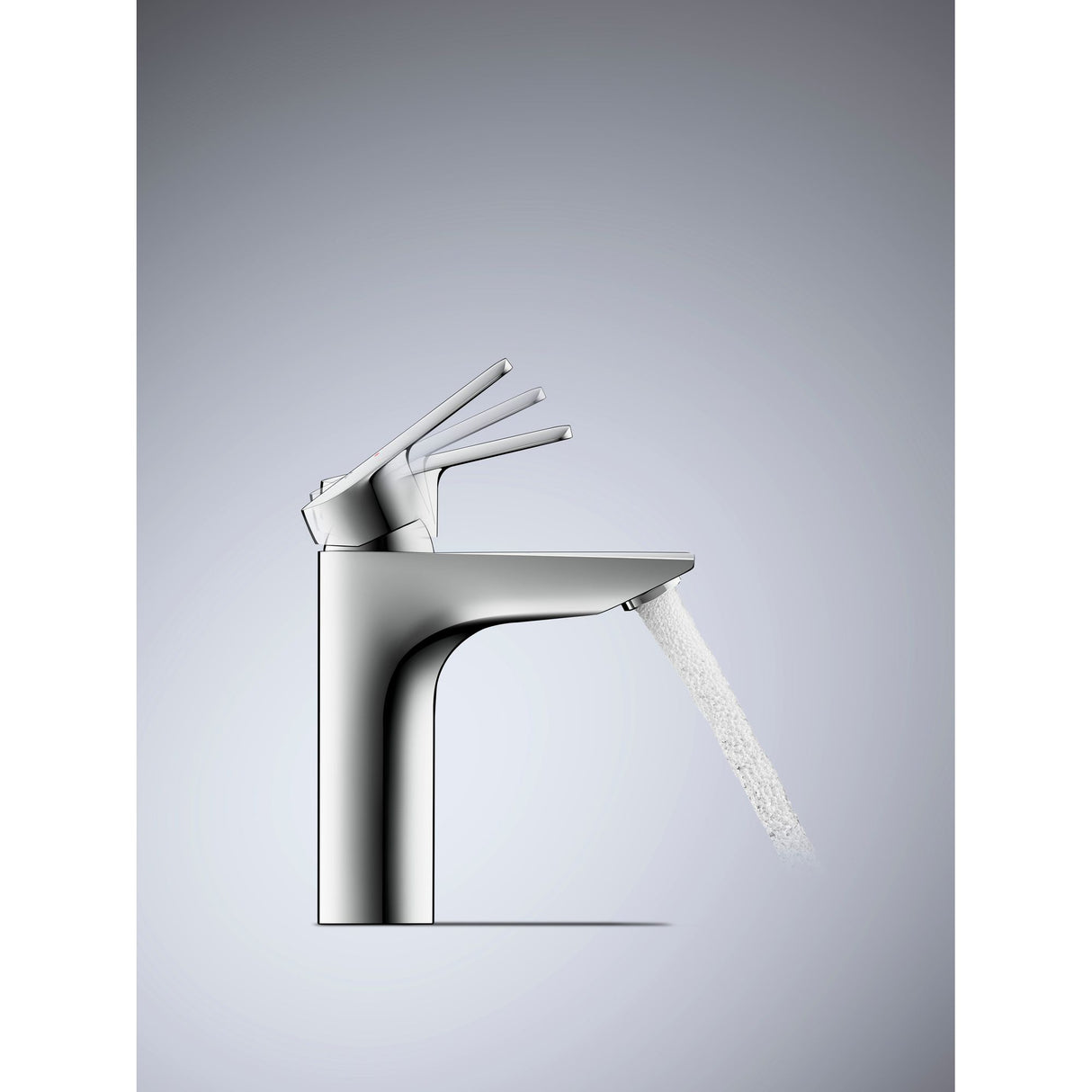 Mitigeur lavabo Grohe, robinet chrome, design moderne, eau en écoulement.