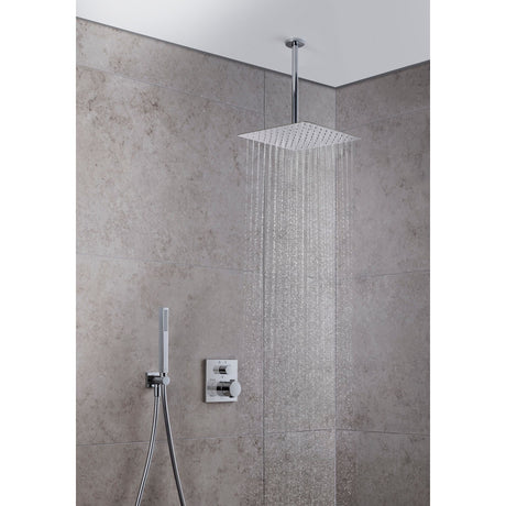Douche Grohe en acier inoxydable, couleur chromée, avec tête carrée murale moderne.