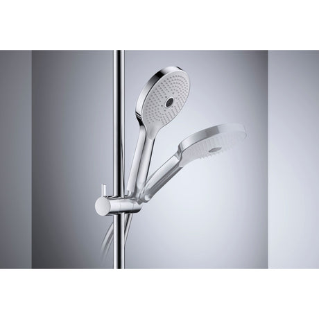Pommeau de douche Grohe chromé, type sanitaire, couleur argentée, monté sur barre.