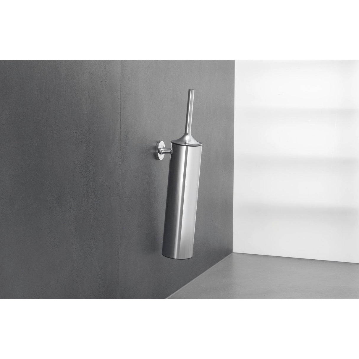 Brosse WC murale Grohe en acier inoxydable, design gris argenté moderne.