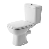 WC blanc, marque non visible, type toilette à poser, couleur blanche, design classique