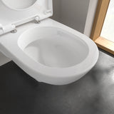 Toilette suspendue blanche, marque Grohe, design moderne pour salle de bain