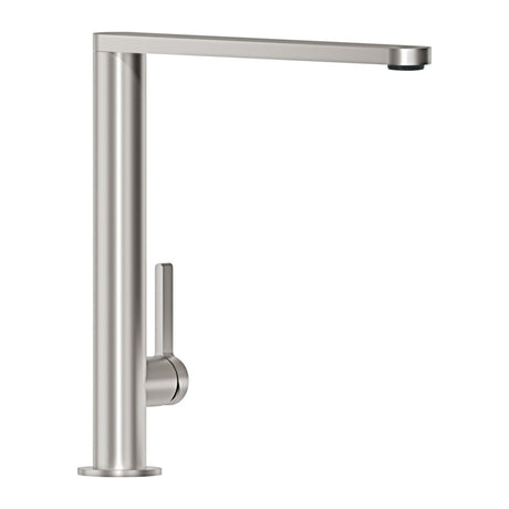 Mitigeur de cuisine Grohe en inox brossé, robinet moderne couleur argentée.