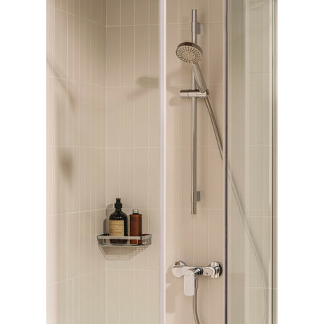 Douchette Grohe, colonne de douche chromée, robinet mitigeur argenté.