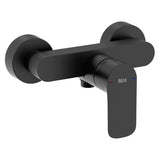 Mitigeur de douche Roca, robinetterie murale noire, design moderne.