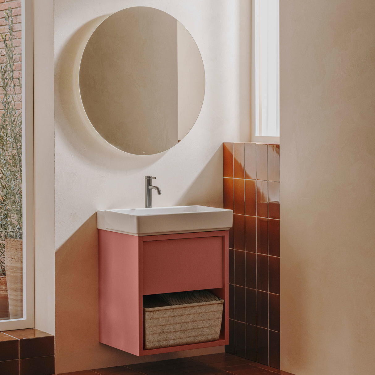 Meuble lavabo Sanycces rose avec tiroir et vasque blanche, finition moderne.
