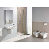 Salle de bain moderne avec sanitaires blancs Grohe, lavabo suspendu et douche, couleur beige.