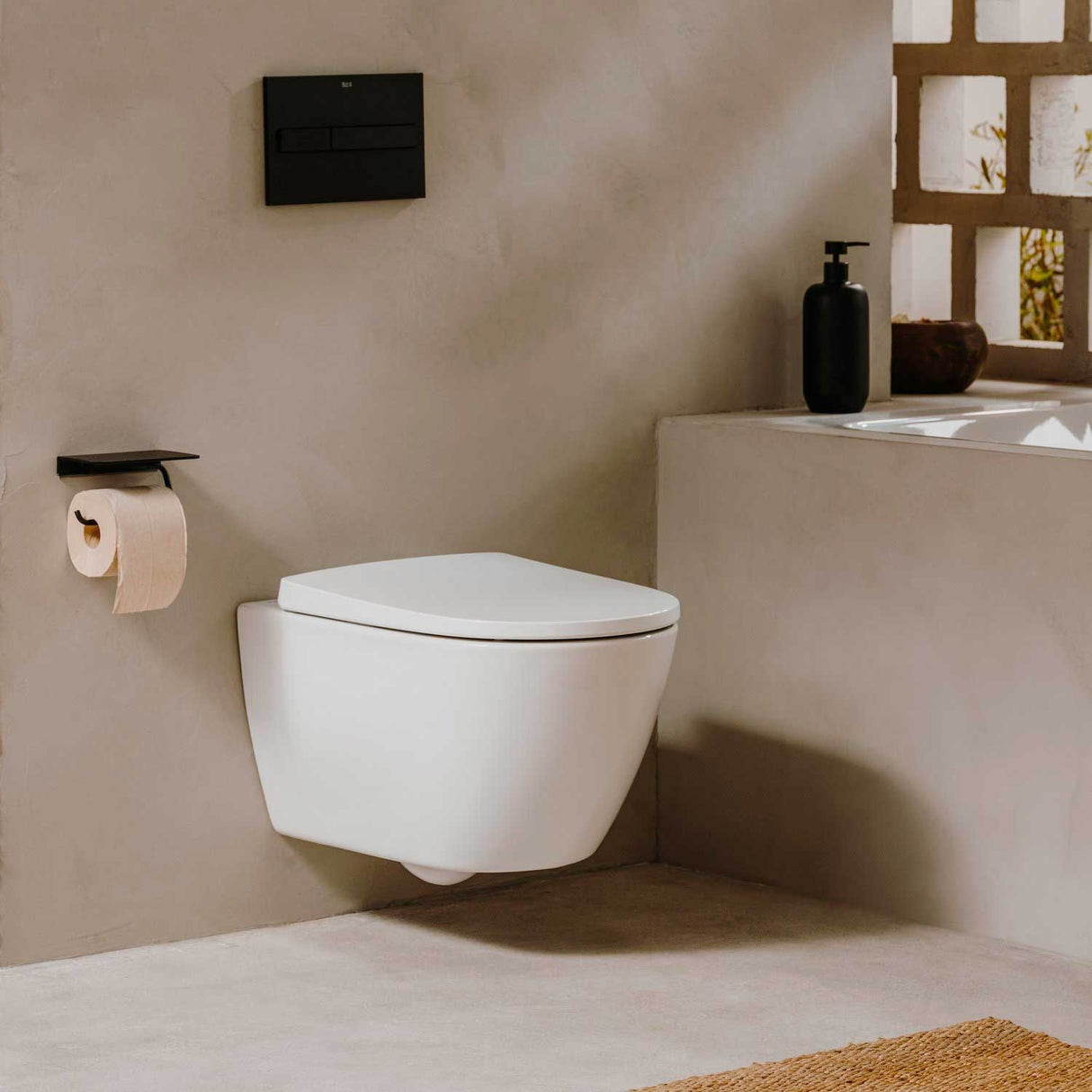 Toilette suspendue Villeroy & Boch blanche, design moderne, salle de bain élégante