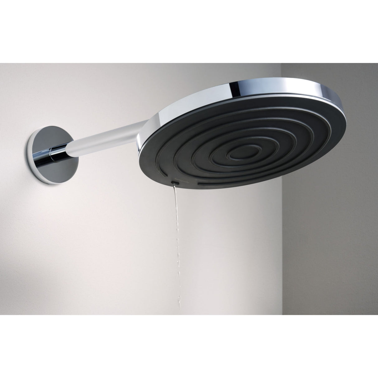 Pommeau de douche Grohe, rond, noir et chromé, fixé au mur