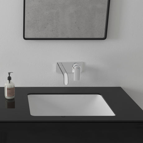 Mitigeur mural Grohe, robinet de lavabo, chrome, design moderne sur fond blanc