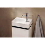 Lavabo blanc Grohe avec robinet chromé, design moderne, salle de bain élégante