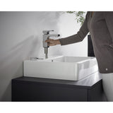 Mitigeur lavabo Grohe chromé, robinetterie salle de bain couleur argent, design moderne.