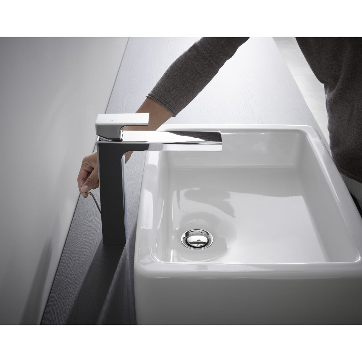 Mitigeur lavabo Grohe, robinet noir et chromé, design moderne, salle de bain