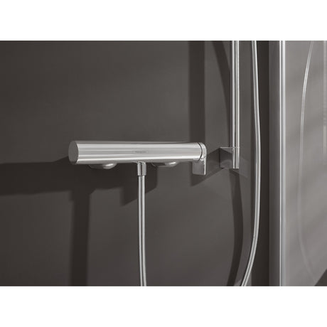 Mitigeur de douche Hansgrohe chromé, robinetterie murale design moderne, couleur argentée