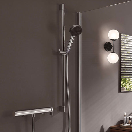 Douchette Grohe, colonne de douche chromée, couleur argent, salle de bain moderne
