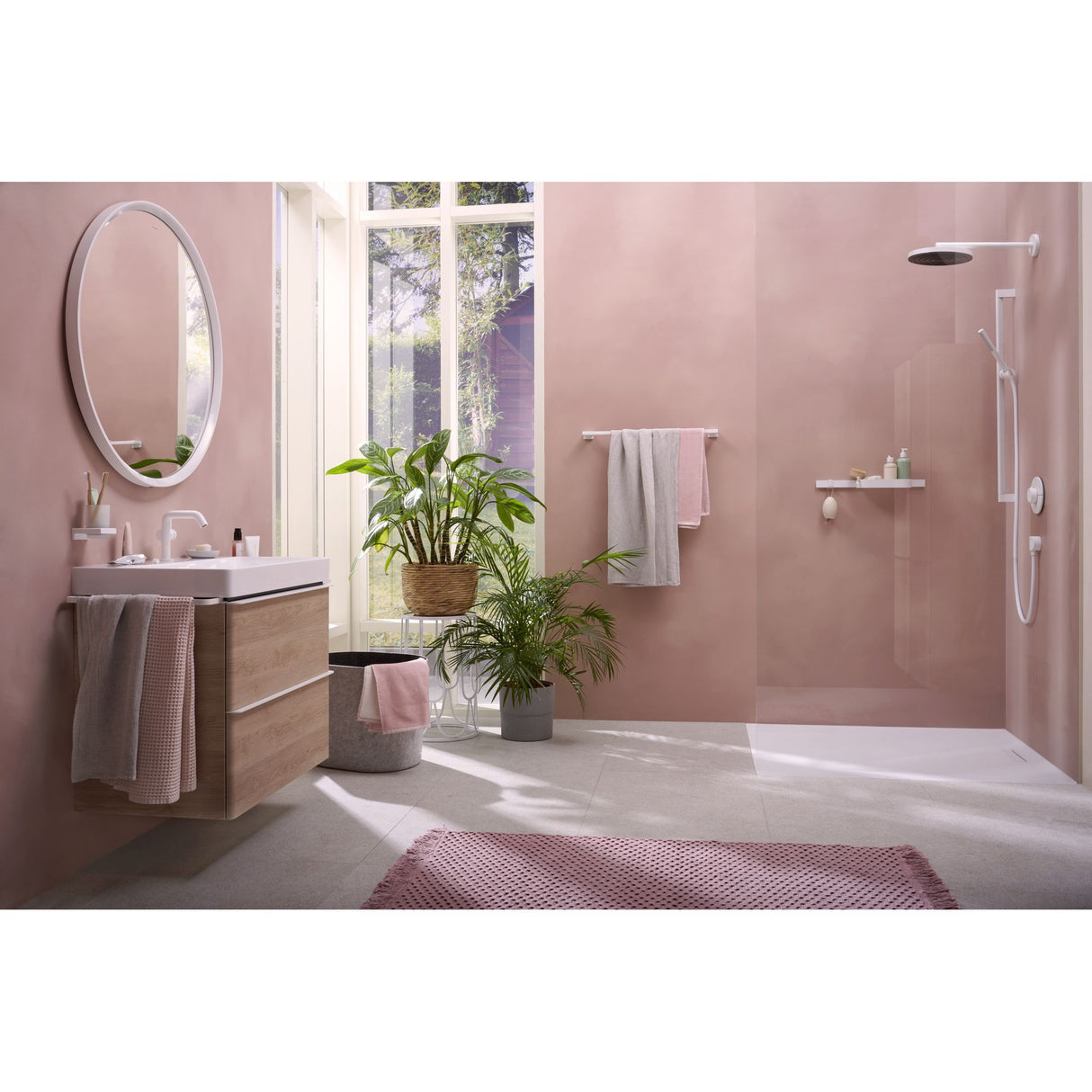 Salle de bains Grohe, ensemble de douche mural, couleur rose, design moderne