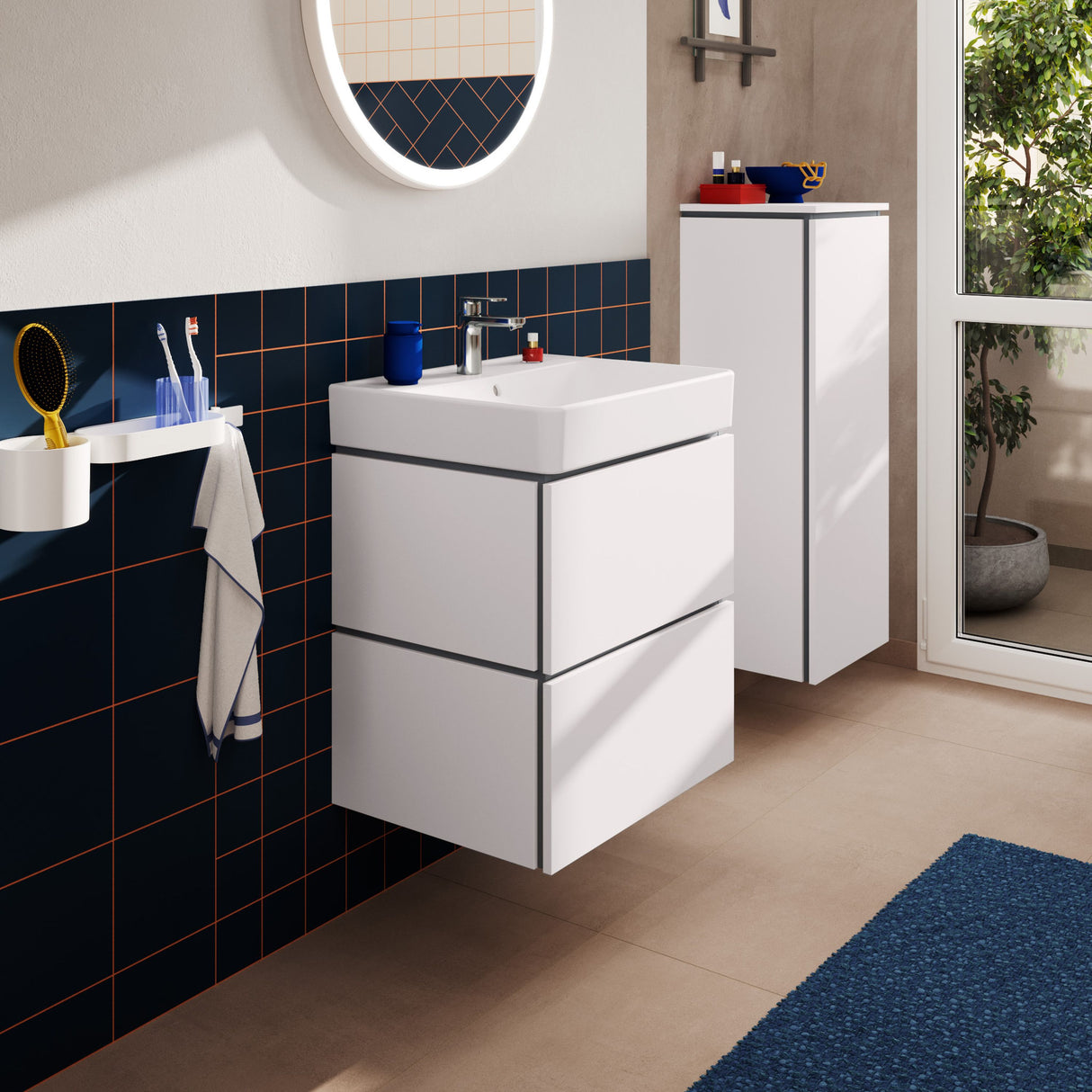 Meuble de salle de bain blanc, type vasque suspendue, marque Roca.