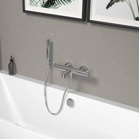 Mitigeur baignoire Grohe, robinet mural chromé, design moderne couleur argent