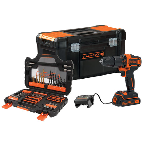 Perceuse à percussion sans fil BLACK+DECKER 18V avec 104 accessoires, poignée ergonomique et batterie de 1,5Ah pour bricolage.