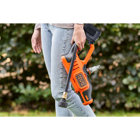 Tube longue de 57cm BLACK+DECKER, accessoire multi-usages pour nettoyeur haute pression BDCCS18N-XJ, adapté pour nettoyage efficace.
