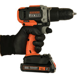 Perceuse à percussion BLACK+DECKER 18V avec 2 batteries 1,5Ah, 10 accessoires et sac souple, outil électrique pour bricolage.