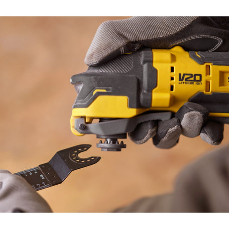 Outil multifonction Stanley, électroportatif, jaune et noir, avec lame interchangeable