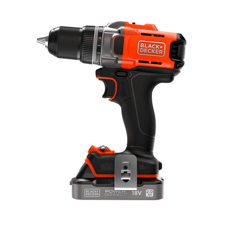 Perceuse et visseuse BLACK+DECKER 18V sans brosse, en mallette avec 2 batteries 2Ah, design éco-responsable.