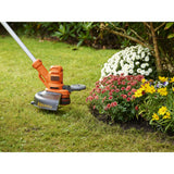 Coupe-bordure filaire BLACK+DECKER 550W avec largeur de coupe de 30 cm et rallonge électrique de 10 m, modèle BESTA530C10-QS